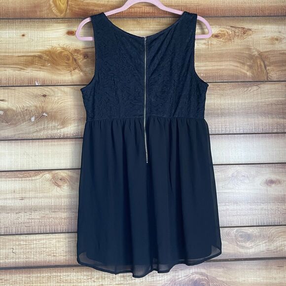 Torrid Tunic Top Womens 0X Black Sleeveless Lace‎ Fit Flare Zip Whimsigothic - Picture 3 of 9